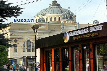 Пантелеймоновская - многократно менявшая название одесская улица.  Колоритная, многоликая и контрастная (фоторепортаж)