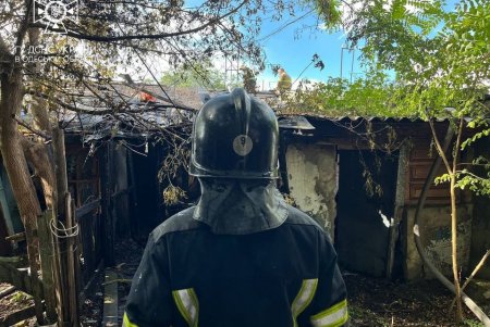 Угроза распространения огня на дома: спасатели ликвидировали два масштабных пожара в Одессе и области (фото)