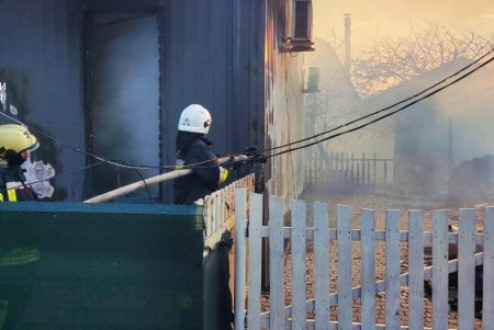 Угроза распространения огня на дома: спасатели ликвидировали два масштабных пожара в Одессе и области (фото)