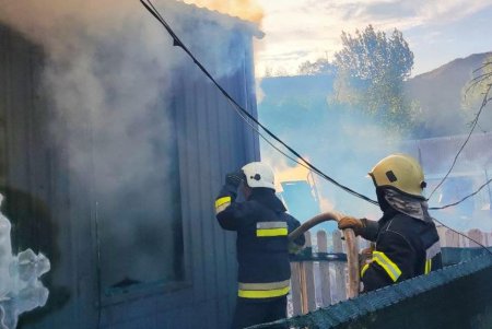 Угроза распространения огня на дома: спасатели ликвидировали два масштабных пожара в Одессе и области (фото)