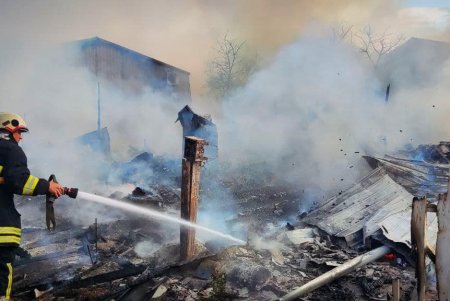 Угроза распространения огня на дома: спасатели ликвидировали два масштабных пожара в Одессе и области (фото)