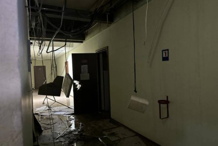 Три человека пострадали, повреждены школы, детские сады, общежитие вуза, полностью выгорел супермаркет: последствия ночного обстрела Одессы (фоторепортаж)