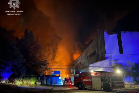 Враг трижды атаковал ночью Одессу (фото, видео, дополнено)