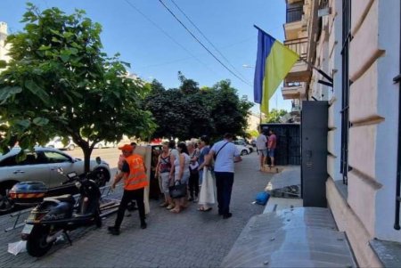 В результате ночных вражеских авиаударов в Одессе повреждено более 200 зданий (фото)