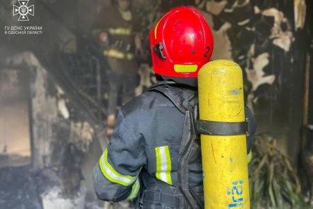 Пожарные предотвратили разрушение двухэтажного жилого дома  в Одессе (фото)