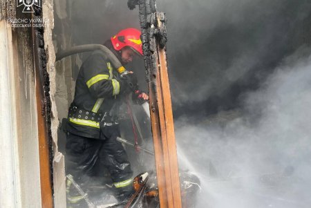 Пожарные предотвратили разрушение двухэтажного жилого дома  в Одессе (фото)