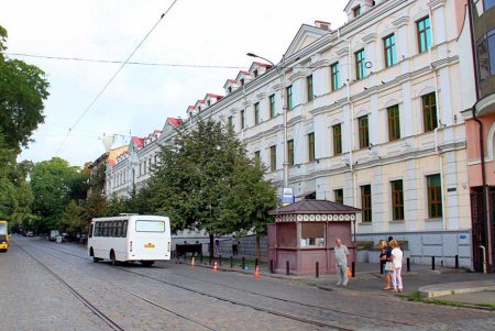 Улица Нежинская: старинные особняки и современные дома (фоторепортаж) 