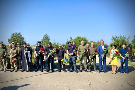 На одесском кладбище чествовали павших украинских защитников и освятили новый Казацкий Крест 