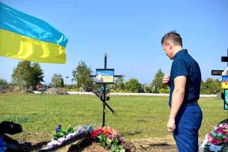 На одесском кладбище чествовали павших украинских защитников и освятили новый Казацкий Крест 