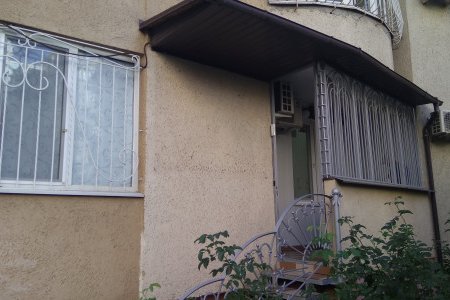В Одессе демонтируют размещенные с нарушениями наружную рекламу и вывески (фото)