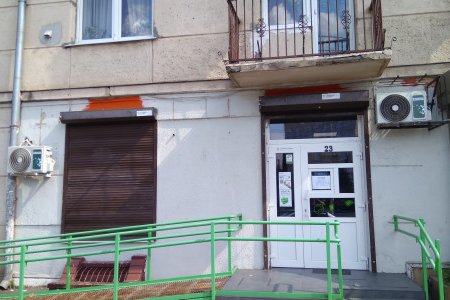 В Одессе демонтируют размещенные с нарушениями наружную рекламу и вывески (фото)