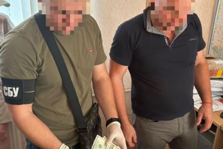 Глава территориальной громады Березовского района получил 100 тысяч гривен от предпринимателя за подряд на ремонт бомбоубежища (фото)