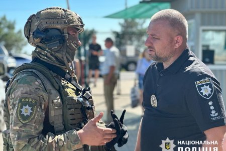 В Черноморске полицейские задержали злоумышленника, который удерживал в квартире женщину с ребенком (ОБНОВЛЕНО, видео)