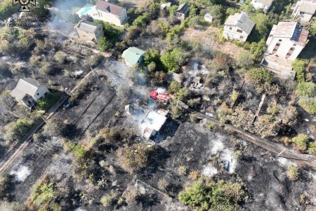 В Одесской области спасатели ликвидировали пожар на площади 15 Га (фото)