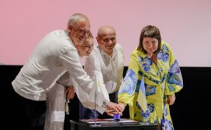 Мэр Одессы: Верю, что следующий кинофестиваль мы будем проводить дома, в Одессе, а сегодня выражаю благодарность Черновцам, которые подставили нам свое плечо (видеокомментарий)