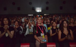 Мэр Одессы: Верю, что следующий кинофестиваль мы будем проводить дома, в Одессе, а сегодня выражаю благодарность Черновцам, которые подставили нам свое плечо (видеокомментарий)