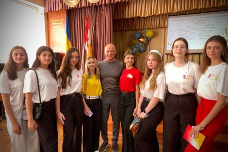 Геннадий Труханов встретился с одесскими старшеклассниками (фото, видео)