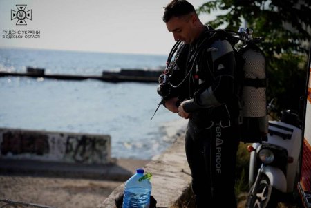 На одном из одесских пляжей в море во время купания утонул 19-летний парень (фото)