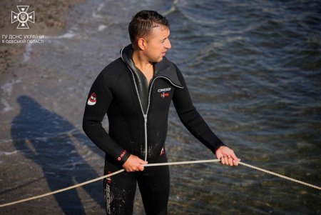 На одном из одесских пляжей в море во время купания утонул 19-летний парень (фото)