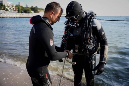 На одном из одесских пляжей в море во время купания утонул 19-летний парень (фото)