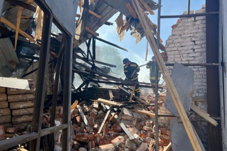 Оккупанты обстреляли ракетами центр Кривого Рога: пострадали 60 человек и один погиб (фото)