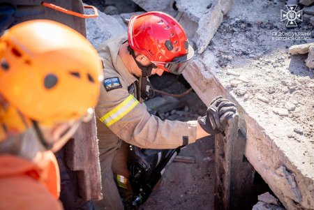 Одесские спасатели с отрядом быстрого реагирования обменялись опытом по спасению людей из-под завалов и труднодоступных мест (фото, видео)