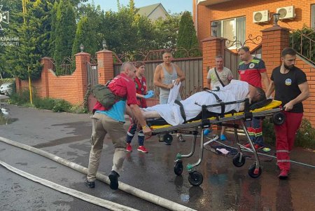 В Киевском районе горел частный дом: пострадал мужчина и четыре ребенка (фото)