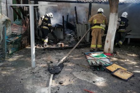 В Белгороде-Днестровском горел склад на территории больницы (фото)