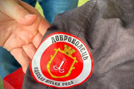 Мэр Одессы вручил награды спасателям и добровольцам по случаю профессионального праздника (фото, видео)