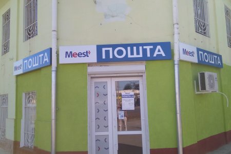 В Одессе демонтируют наружную рекламу и вывески, размещенные с нарушениями (фото)