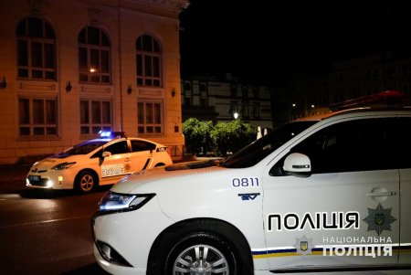 «Ночной город»: полицейские обеспечивают правопорядок на одесских улицах (фото, видео)