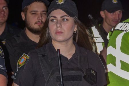 «Ночной город»: полицейские обеспечивают правопорядок на одесских улицах (фото, видео)