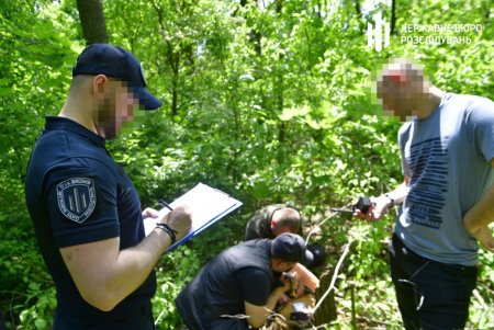 В нацпарке «Куяльницкий» директор лесхоза незаконно организовал масштабную вырубку дубов, ясеней и акаций (фото)