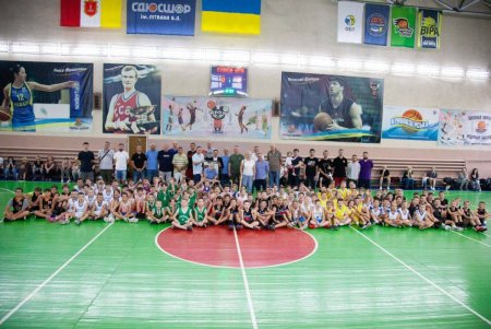 В Одессе 16 юношеских команд приняли участие в девятом турнире памяти Бориса Литвака по баскетболу (фото)