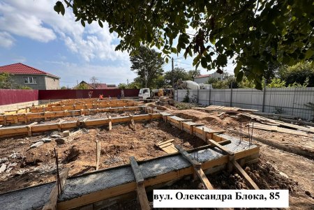 Одесситов предупреждают об опасности инвестирования в незаконную постройку домов в Хаджибейском районе (фото)