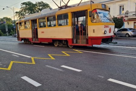 На Тираспольской появилась новая разметка, с велодорожками, паркоместами и красивыми пешеходными переходами (фото)