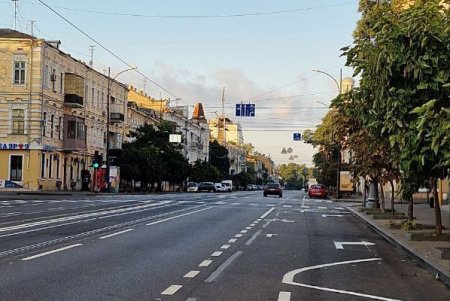 На Тираспольской появилась новая разметка, с велодорожками, паркоместами и красивыми пешеходными переходами (фото)