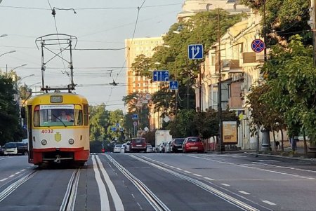 На Тираспольской появилась новая разметка, с велодорожками, паркоместами и красивыми пешеходными переходами (фото)