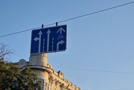 На Тираспольской появилась новая разметка, с велодорожками, паркоместами и красивыми пешеходными переходами (фото)