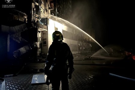 Последствия ночного воздушного удара по Одессе (фоторепортаж)