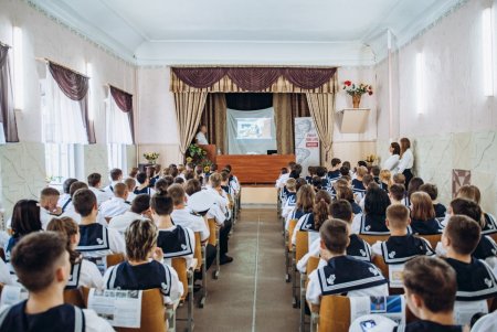 Одесские медики проконсультировали молодежь по профилактике ВИЧ и СПИДа (фото)
