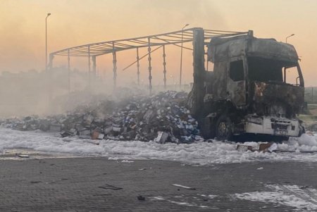 Второй день массированной вражеской атаки на Одессу и область: повреждены припортовая и пограничная инфраструктуры, зернохранилища, грузовые машины, пострадали люди (фоторепортаж) 