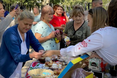 Работники образовательной сферы Одессы проводят акции в поддержку украинских защитников (фото)