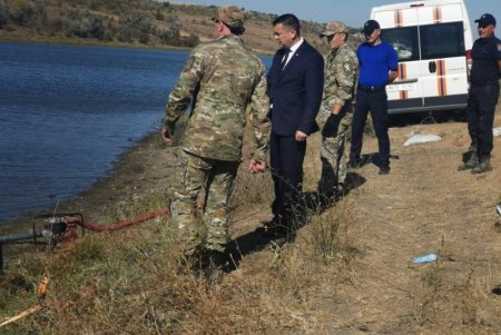 В молдавском озере нашли обломки ракеты (фото)