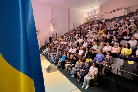 В Одессе наградили работников образования (фото, видео)