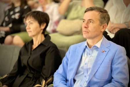 В Одессе наградили работников образования (фото, видео)
