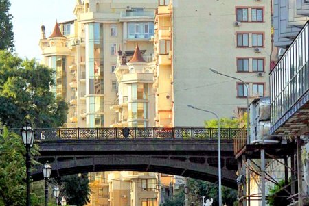 Деволановский: спуск с тремя мостами и сложной историей (фоторепортаж)