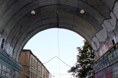 Деволановский: спуск с тремя мостами и сложной историей (фоторепортаж)
