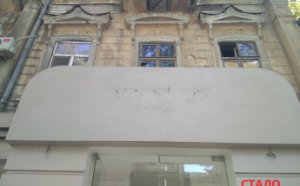В Одессе демонтируют наружную рекламу и вывески, размещенные с нарушениями (фото)
