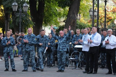  В Одессе торжественно отметили День защитников отечества (фото)